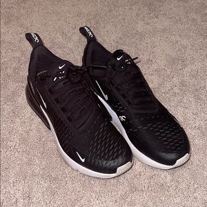 nike women's black airmax size 7